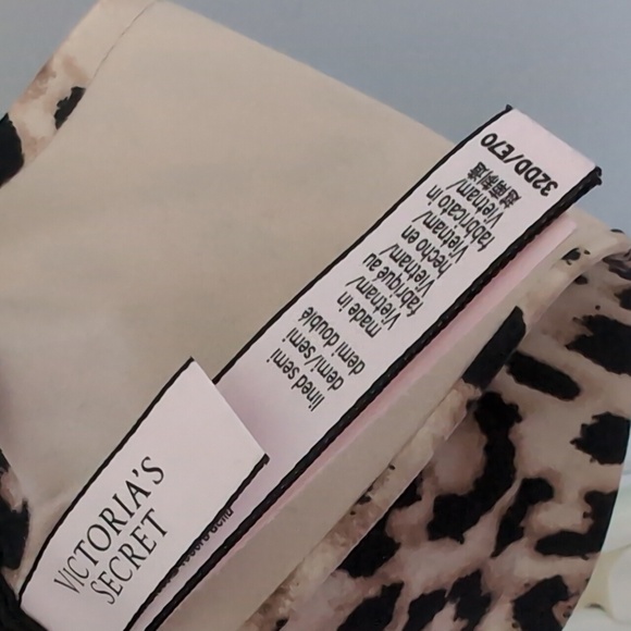 Victoria Secret lined semi demi bra, 32 DD - Picture 2 of 3